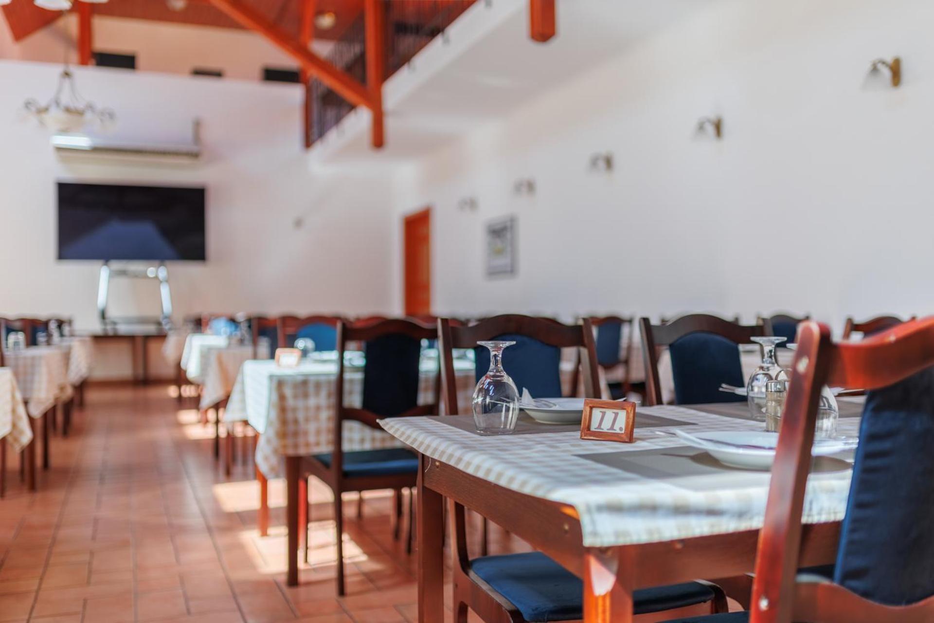 100 Eves Fogado Bed & Breakfast Szatymaz Dış mekan fotoğraf